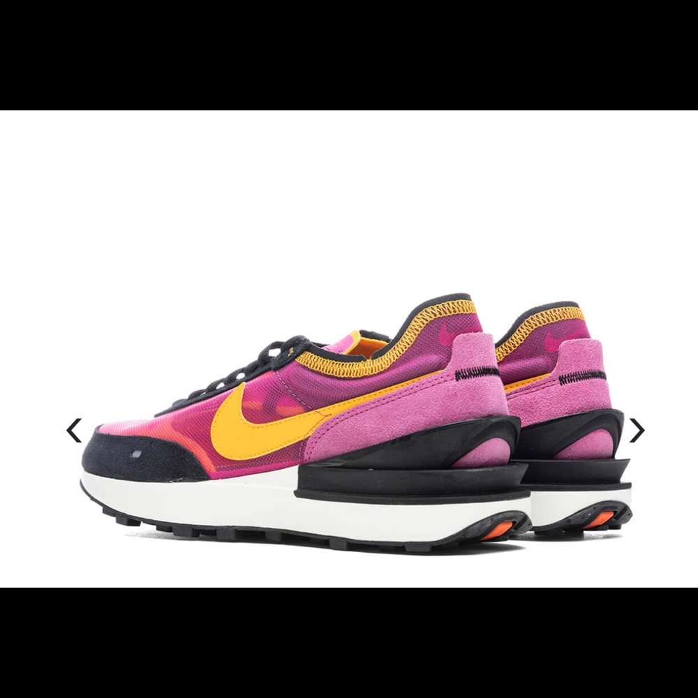 Nike Women’s Waffle One ACTIVE FUCHSIA/UNIVERSITY GOLD 8.5 NWT